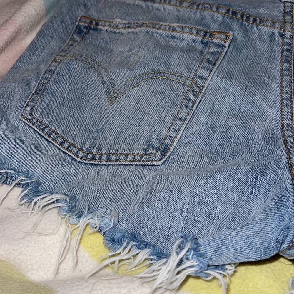 Free People // Levi’s 501 Cutoff Shorts🌛 - Picture 13 of 13